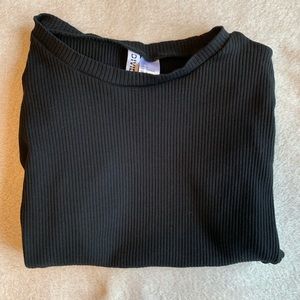 Black H&M fitted short sleeve crop shirt